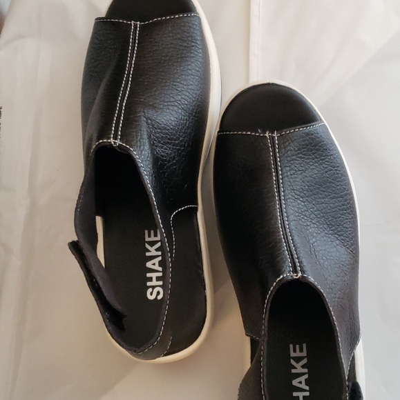 Shake Comfort Peep Toe Walking Platform Wedge - Picture 3 of 8